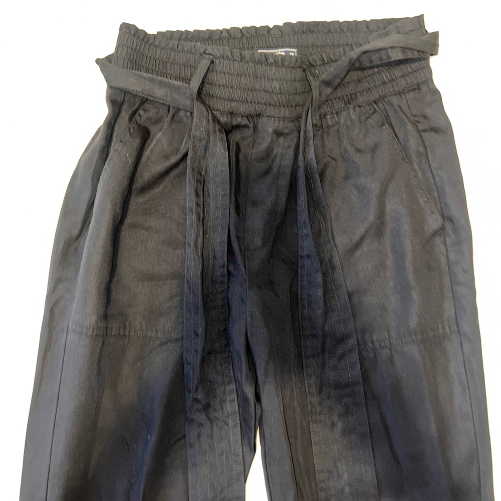 NWOT Never Worn Abercrombie black tie front linen feel pants
